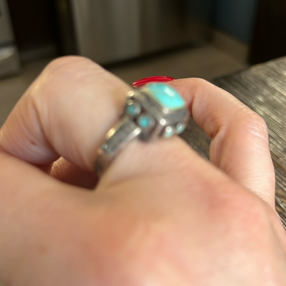 Elegant Silver Ring with Turquoise Stone